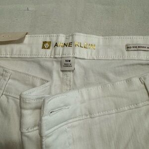 Anne Klein slimming sculpting  mid rise skinny ankle white jean size 16W